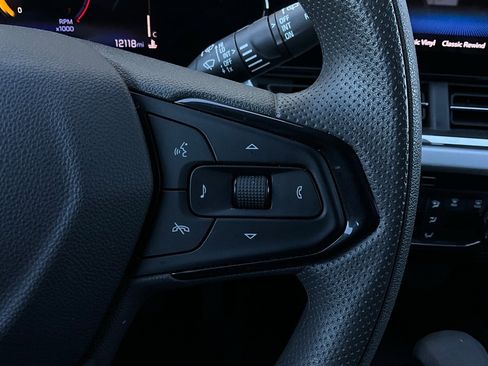 Used 2025 Chevrolet Trax LT image 33