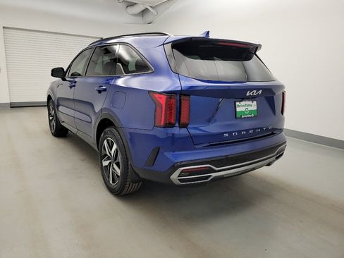 Used 2022 Kia Sorento S image 5