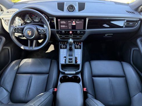 Used 2025 Porsche Macan image 14