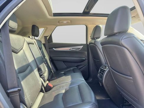 Used 2017 Cadillac XT5 Luxury w/ Driver Awareness Package image 33