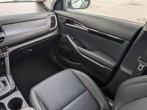 Certified 2025 Kia Seltos EX AWD/4WD image 18