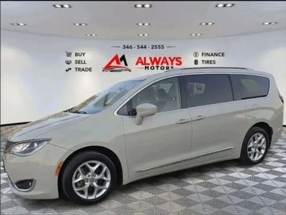 Used 2020 Chrysler Pacifica Touring-L Plus w/ Tire & Wheel Group