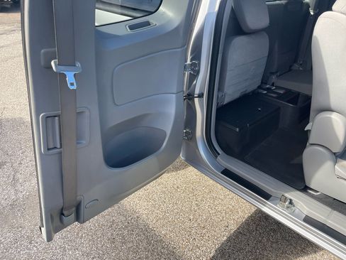 Used 2014 Toyota Tacoma 4x4 Access Cab image 32
