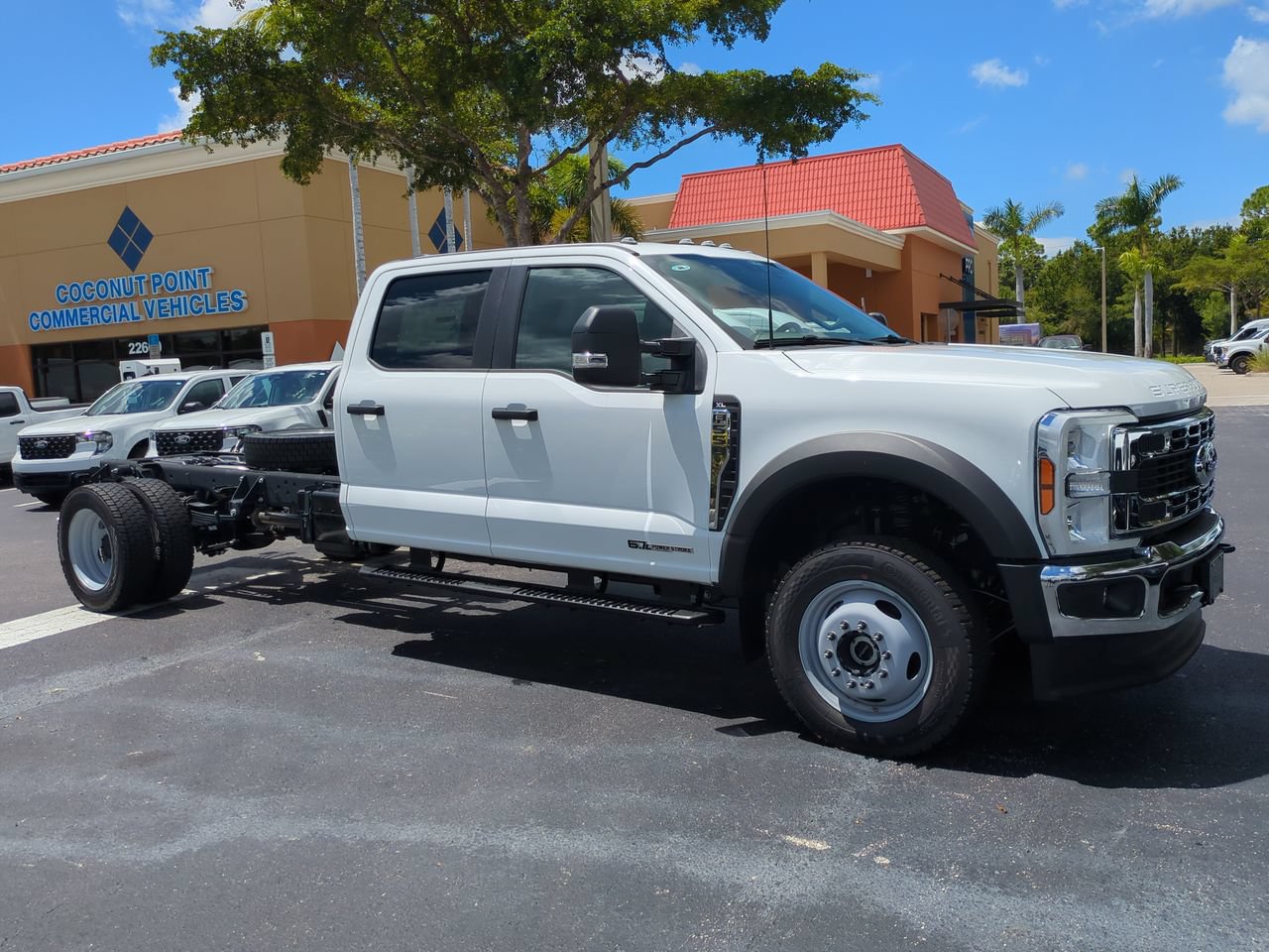 New 2026 Ford F550 4x4 Crew Cab image 2