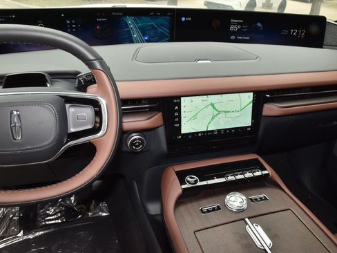 New 2026 Lincoln Navigator Reserve AWD/4WD image 27