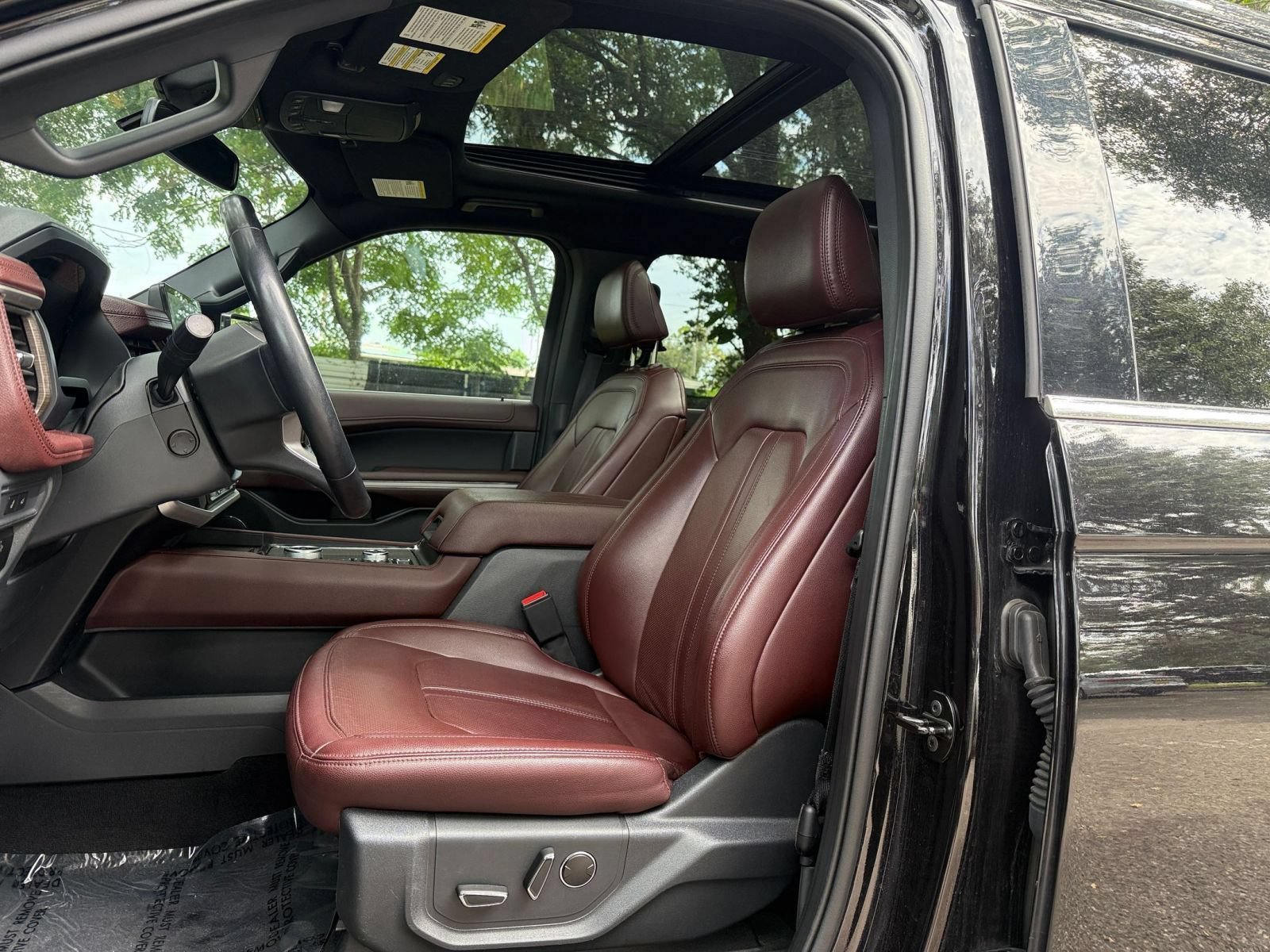 Used 2024 Ford Expedition Limited AWD/4WD image 37