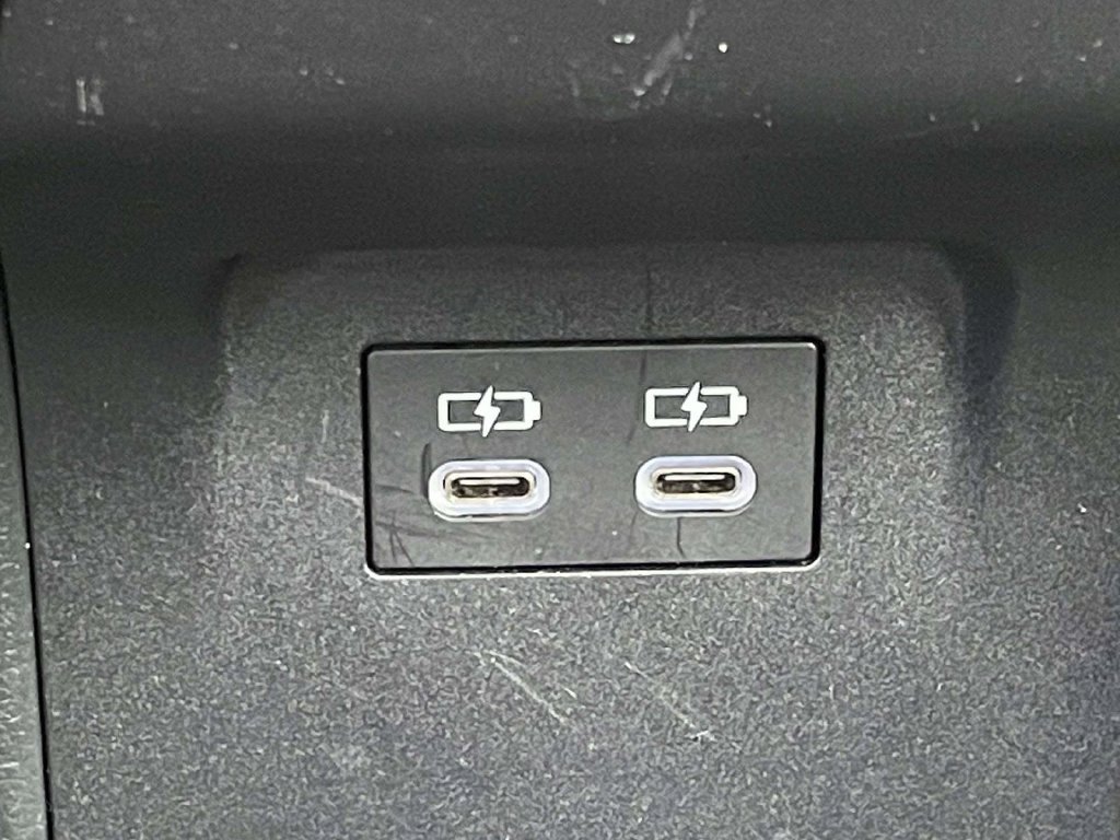 Used 2024 Toyota Prius LE FWD image 13