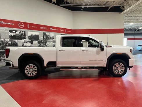 Certified 2021 GMC Sierra 3500 Denali w/ Denali Ultimate Package AWD/4WD image 2