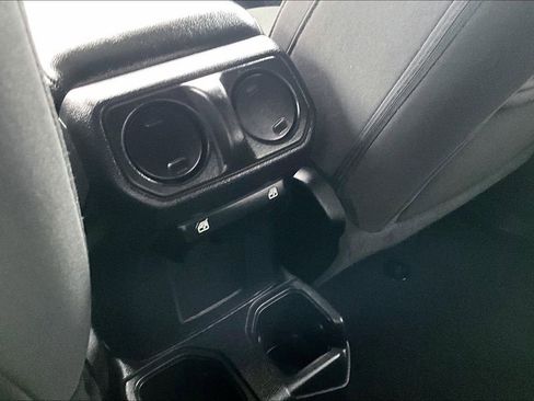 Used 2023 Jeep Wrangler Sport image 33