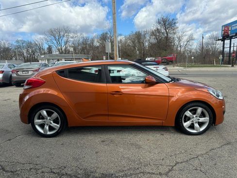 Used 2015 Hyundai Veloster image 6