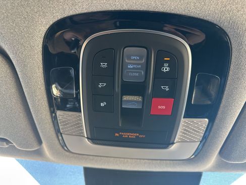 Used 2024 Hyundai Palisade Limited AWD/4WD image 32
