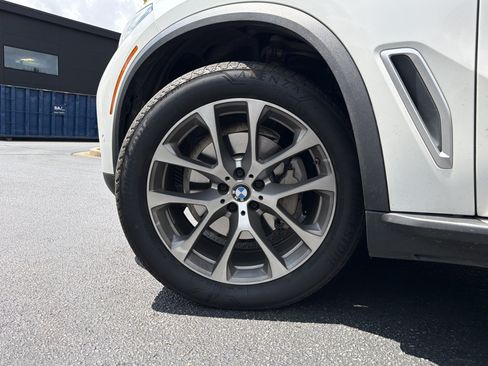 Used 2019 BMW X5 xDrive40i w/ Premium Package AWD/4WD image 14