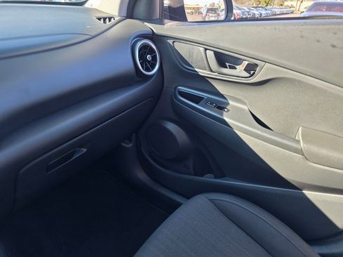 Certified 2022 Hyundai Kona SEL image 22