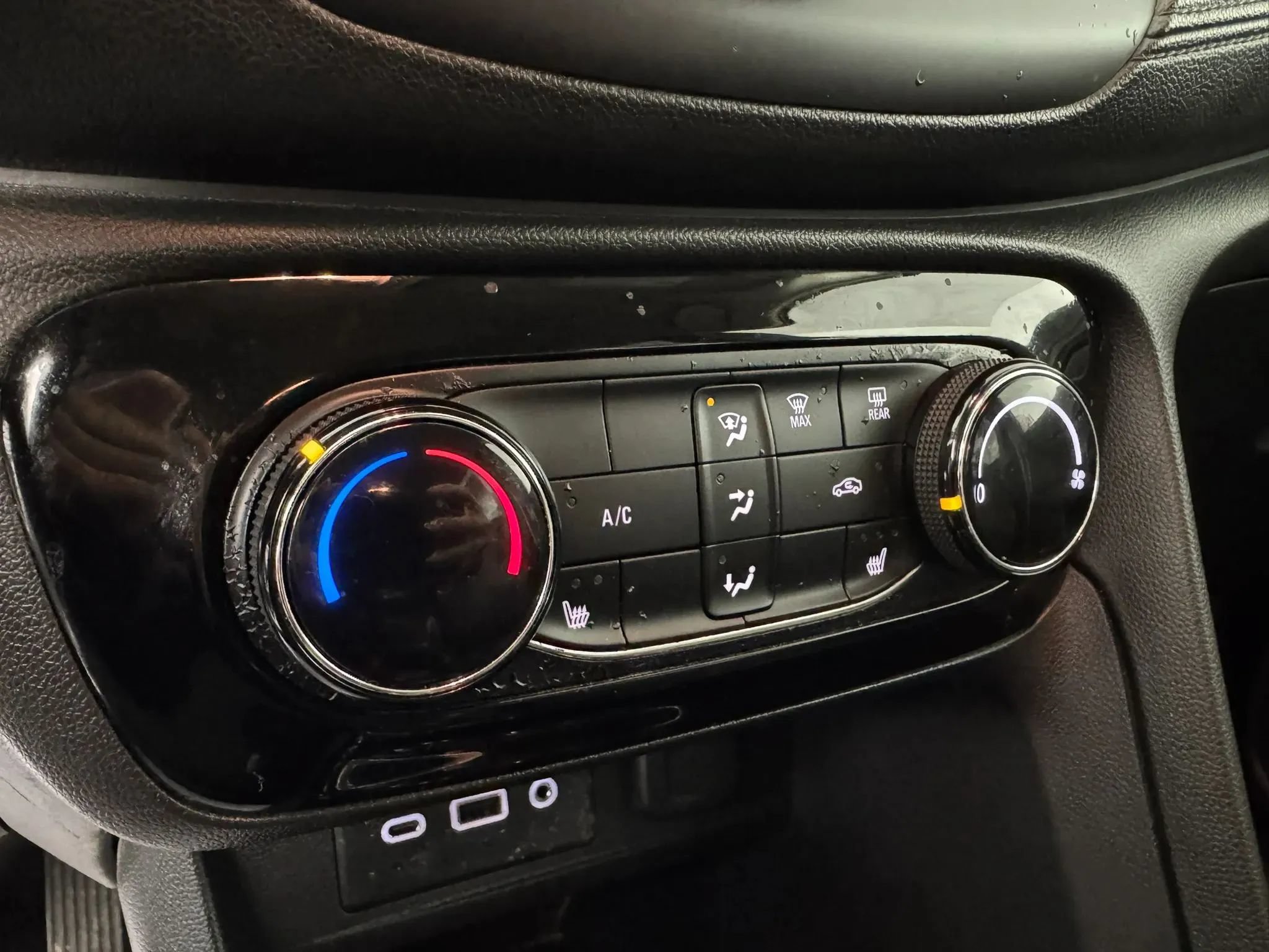 Used 2023 Buick Encore GX Preferred w/ Cold Weather Comfort Package FWD image 21