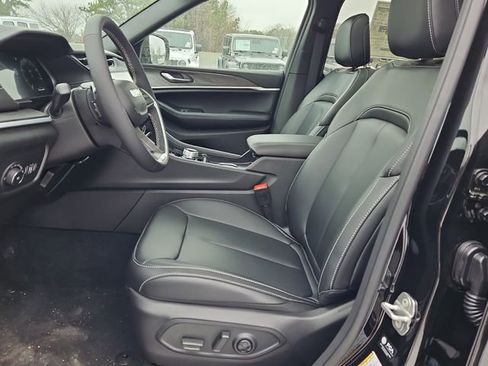 New 2026 Jeep Grand Cherokee L Limited w/ Limited Altitude Package RWD image 13
