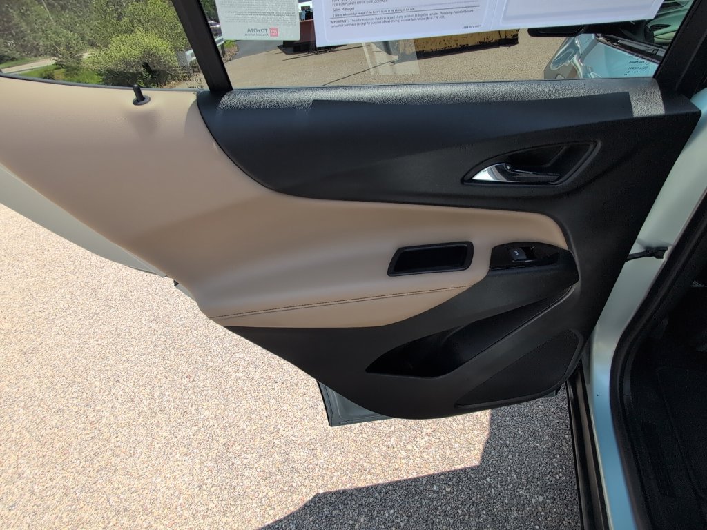 Used 2022 Chevrolet Equinox Premier AWD/4WD image 14
