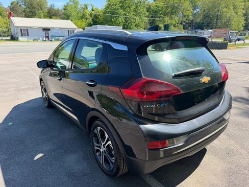 Used 2019 Chevrolet Bolt Premier w/ Infotainment Package FWD image 10