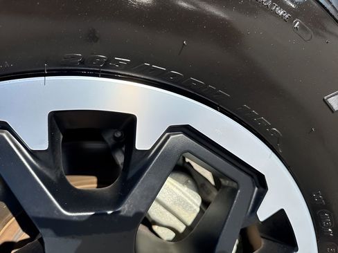 Used 2025 Toyota Tacoma TRD Off-Road image 34