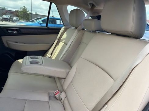 Used 2016 Subaru Outback 2.5i Limited AWD/4WD image 22