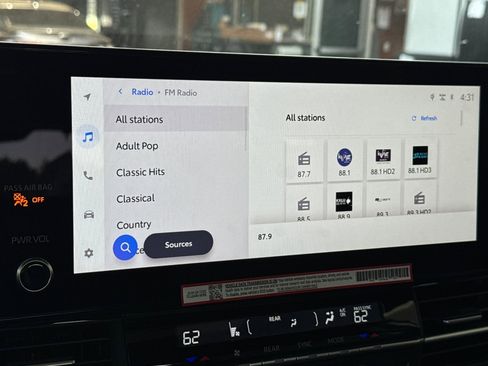 Certified 2025 Toyota Sienna XSE image 26