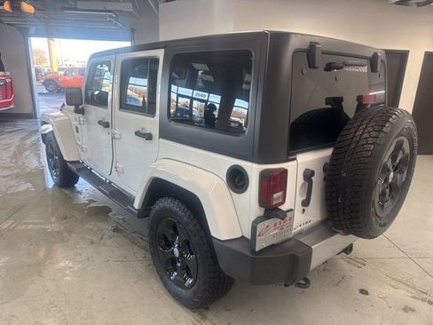 Used 2017 Jeep Wrangler Unlimited Sahara image 8