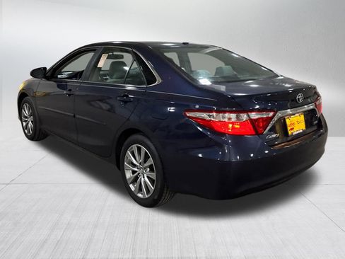 Used 2017 Toyota Camry XLE w/ Moonroof Package FWD image 3