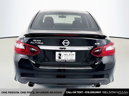 Certified 2017 Nissan Altima 2.5 SR w/ Midnight Edition Package FWD image 6