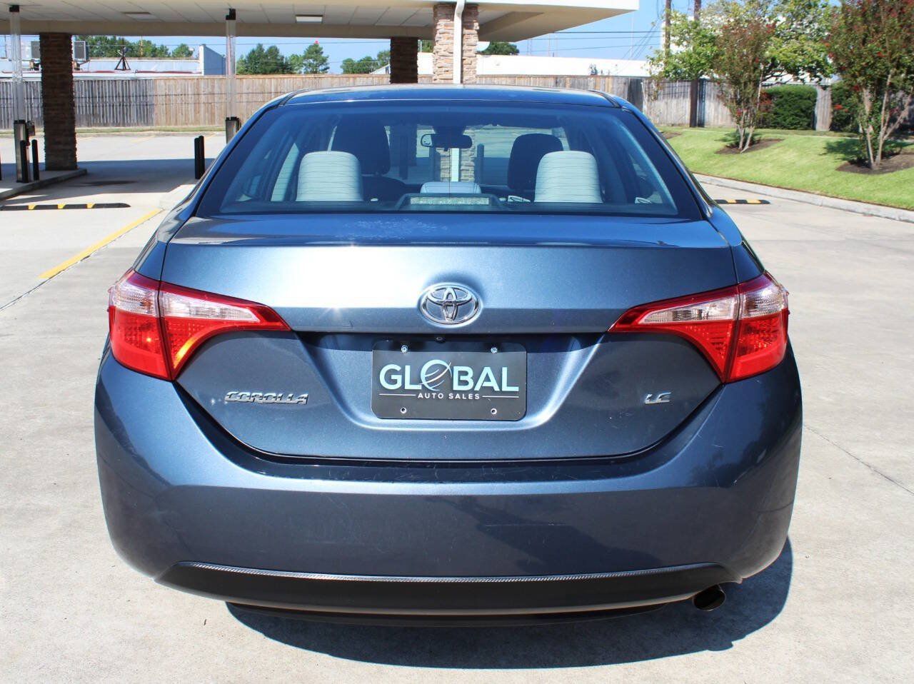 Used 2017 Toyota Corolla LE FWD image 6
