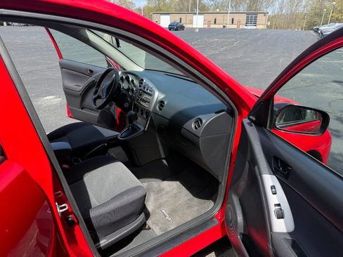 Used 2004 Toyota Matrix FWD image 13