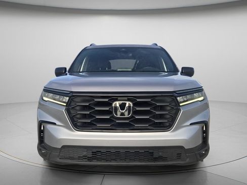 Certified 2025 Honda Pilot Sport image 4