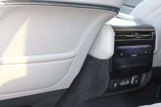 Used 2023 Jeep Grand Wagoneer L 4WD w/ Flexible Seating Group image 45