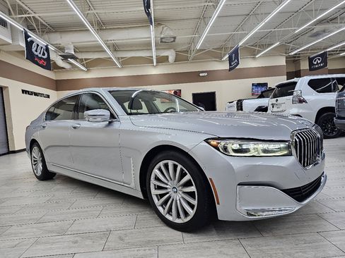 Used 2020 BMW 740i image 5