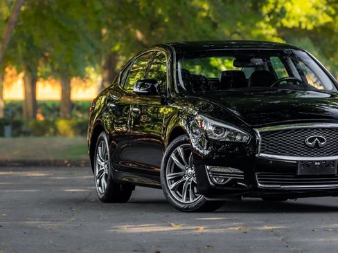 Used 2019 INFINITI Q70 Luxe RWD image 27