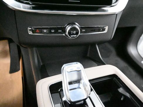 New 2026 Volvo XC90 B5 Plus w/ Protection Package AWD/4WD image 23
