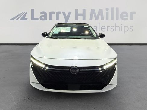 New 2026 Nissan Sentra SR w/ SR Premium Package image 8