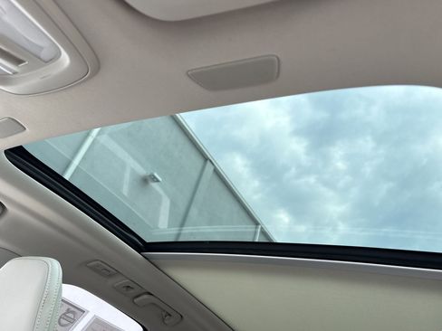 Certified 2023 Volvo XC60 B5 Ultimate w/ Climate Package image 15