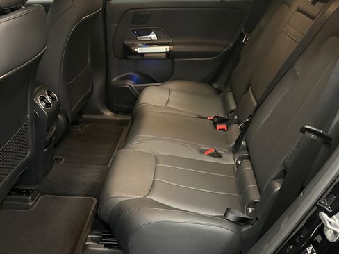 Used 2024 Mercedes-Benz EQB 300 4MATIC image 38