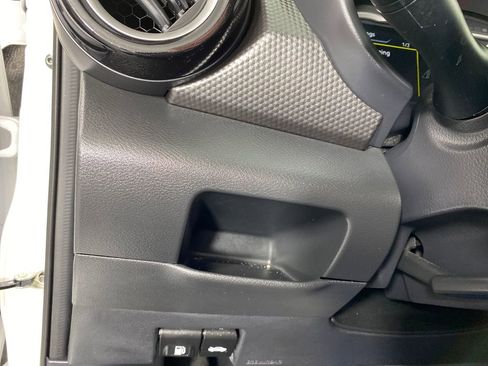 Used 2020 Nissan Kicks SV image 11