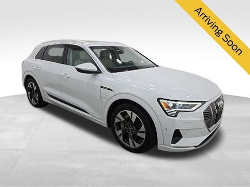 Used 2023 Audi e-tron Premium Plus w/ Premium Plus Package AWD/4WD image 1