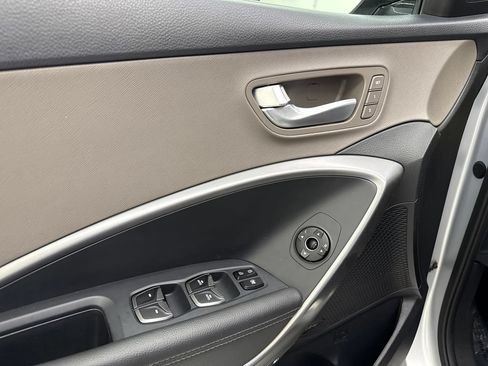 Used 2019 Hyundai Santa Fe XL AWD/4WD image 13