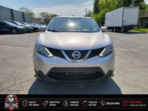 Used 2017 Nissan Rogue Sport S w/ S Appearance Package AWD/4WD image 2