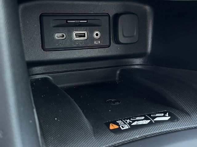Used 2021 Chevrolet Equinox Premier FWD image 20
