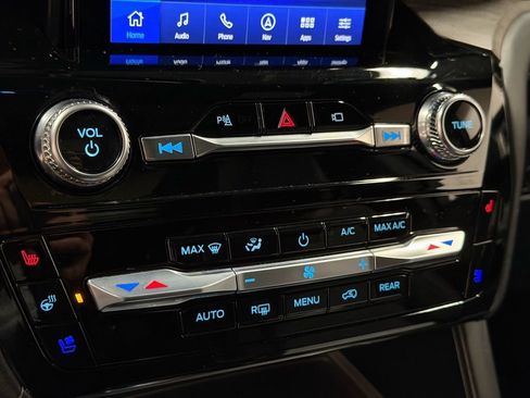 Used 2023 Ford Explorer Platinum w/ Technology Package image 68