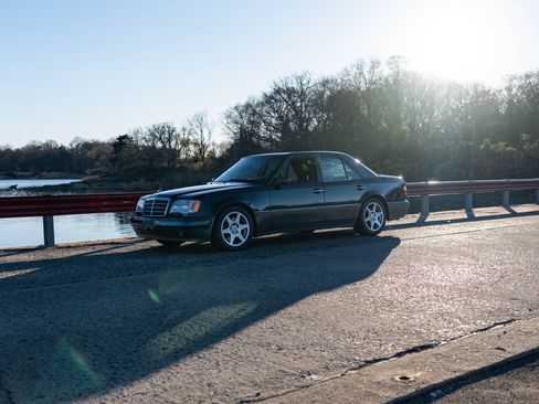 Used 1994 Mercedes-Benz E 500 Sedan image 39