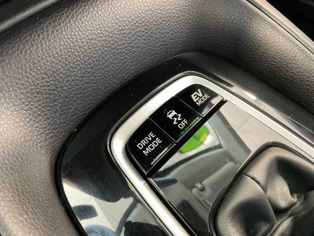 Certified 2024 Toyota Corolla LE w/ LE Convenience Package FWD image 17