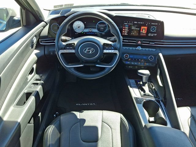 Certified 2023 Hyundai Elantra Limited FWD image 11