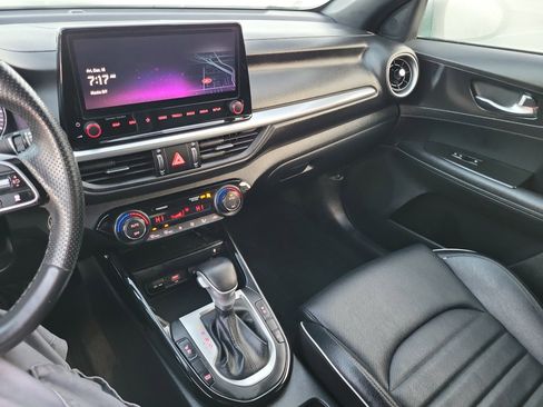 Used 2023 Kia Forte GT-Line w/ GT-Line Premium Package image 17