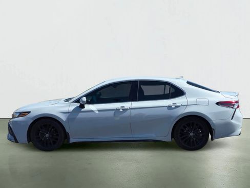 Used 2022 Toyota Camry XSE image 4