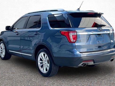 Used 2018 Ford Explorer XLT w/ Equipment Group 202A FWD image 5