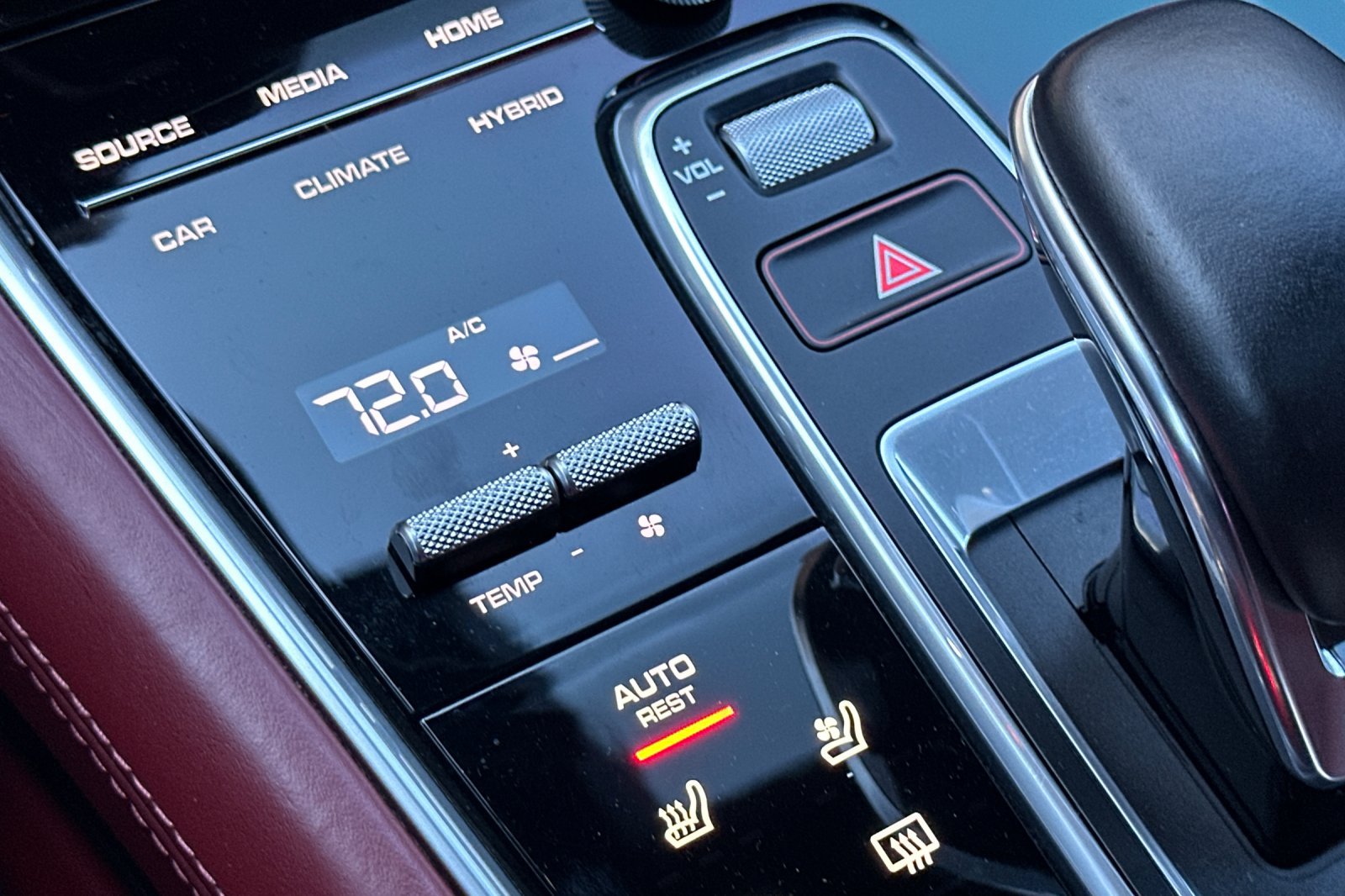 Used 2019 Porsche Panamera 4 AWD/4WD image 27